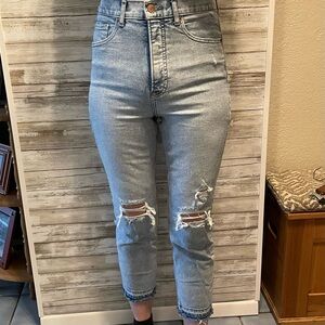 Women’s Express Mom Jean crop size 4